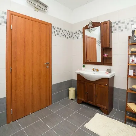 Holiday In Starigrad-paklenica 37743